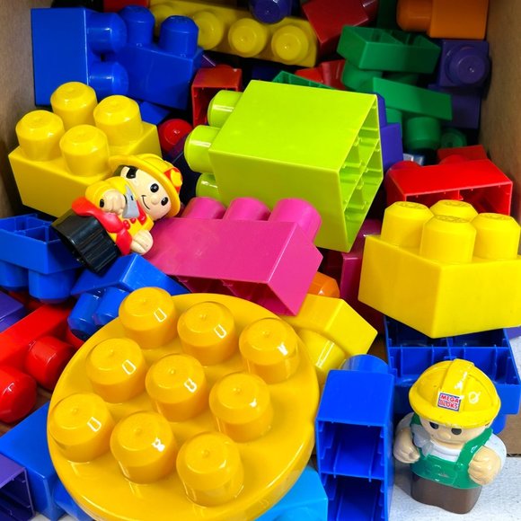 Lot of‎ 80+ Mega Bloks Building Blocks - Picture 1 of 1